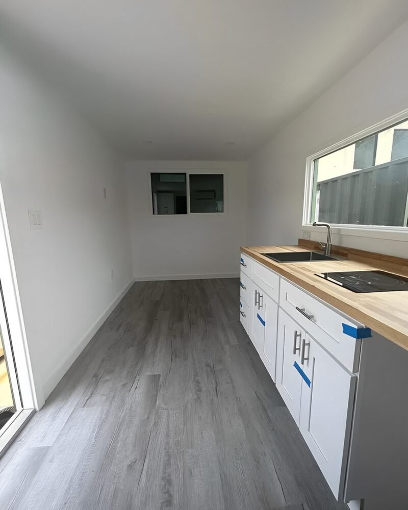 20ft x 8ft Portable Container House On Wheels - Image 8