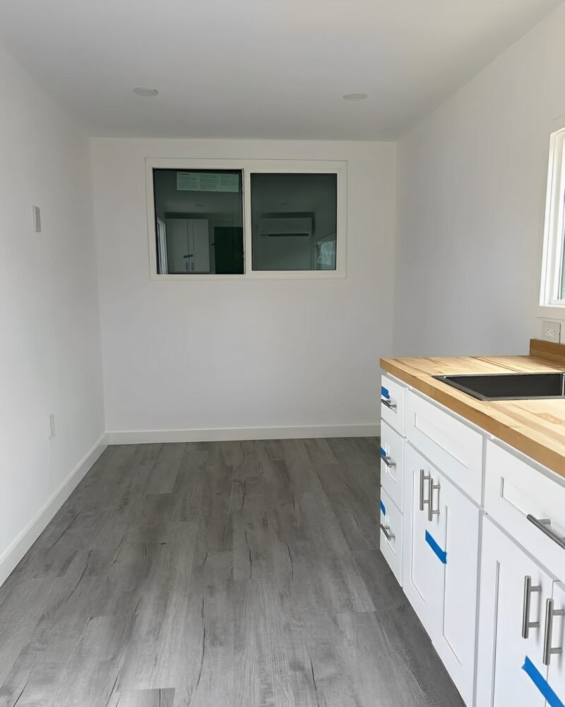 20ft x 8ft Portable Container House On Wheels - Image 7