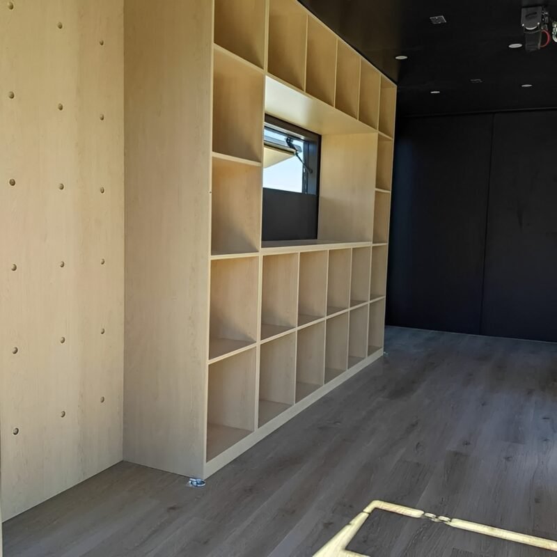 Custom 20ft Shopping Container on Wheels - Image 6