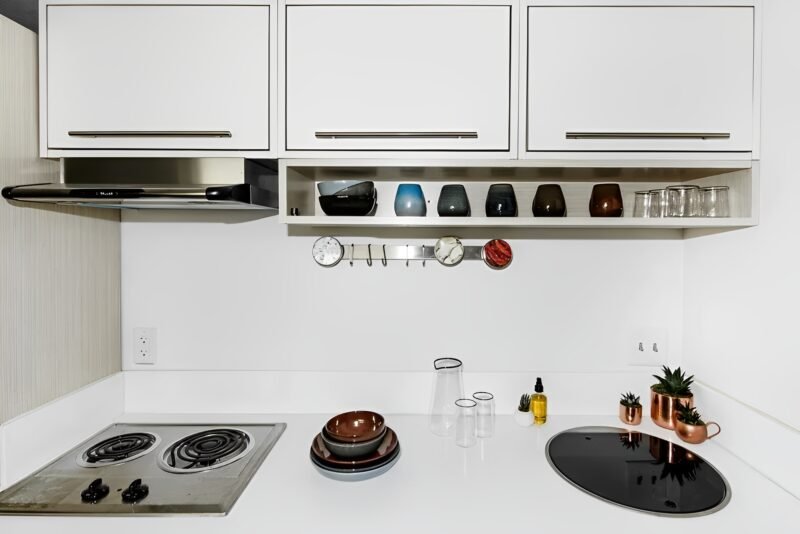 Fully Equiped 20ft Shipping Container Home - Image 8